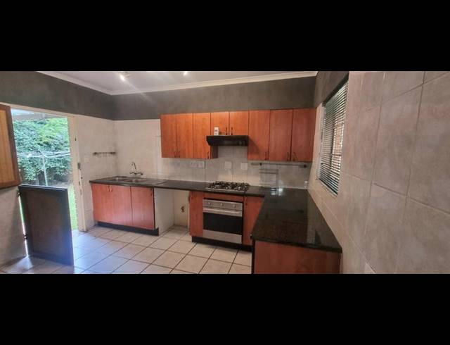 3 BEDROOM HOUSE FOR SALE IN THATCHFIELD